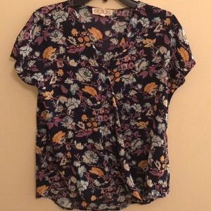 Floral print blouse short sleeve medium